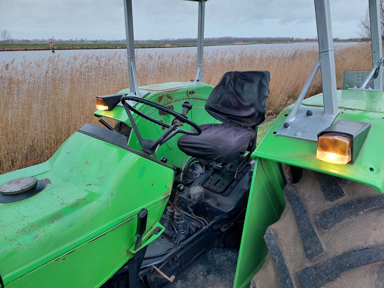 Deutz D 5206 met zonnedak