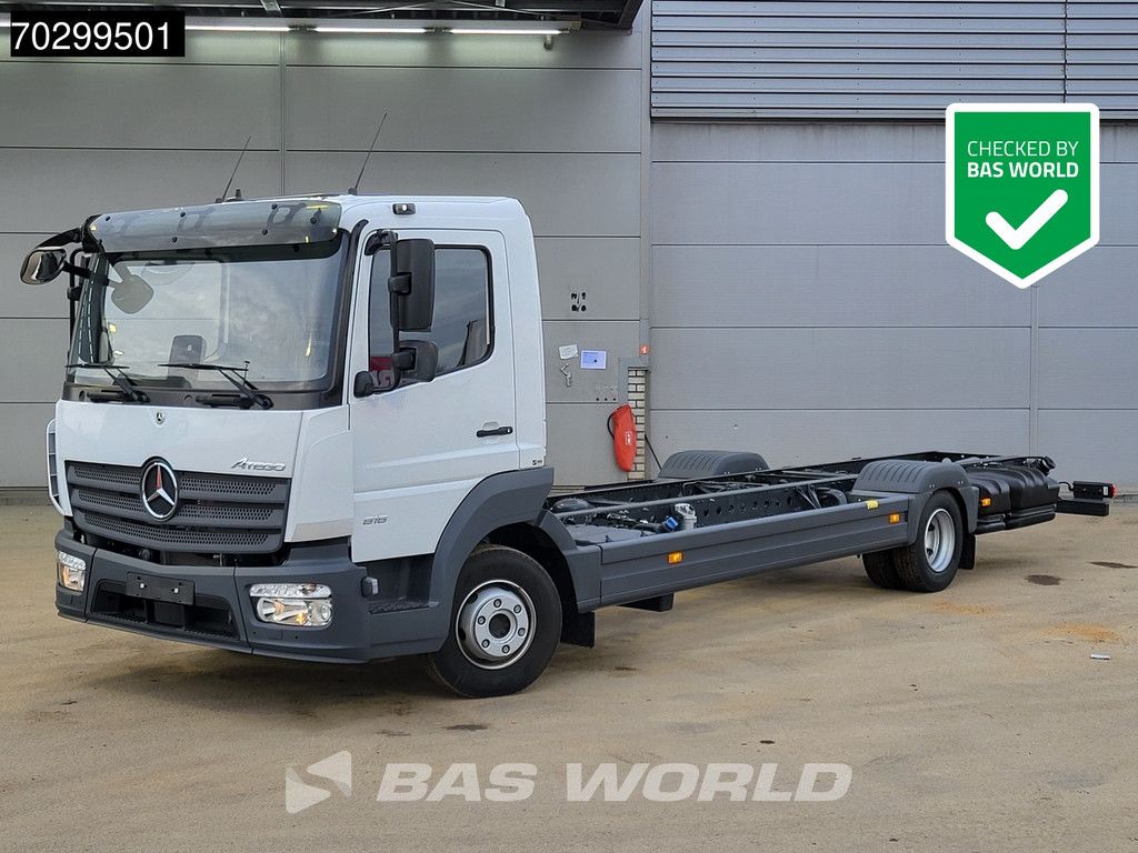 Mercedes Atego Atego 816 4X2 LIKE NEW 8tons chassis Automatic PTO Euro 6