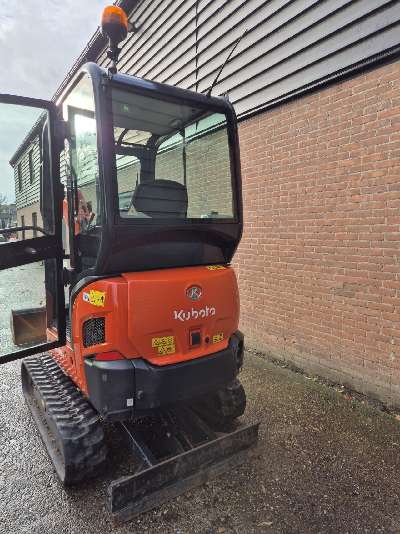 Jong gebruikte Kubota KX019 minikraan