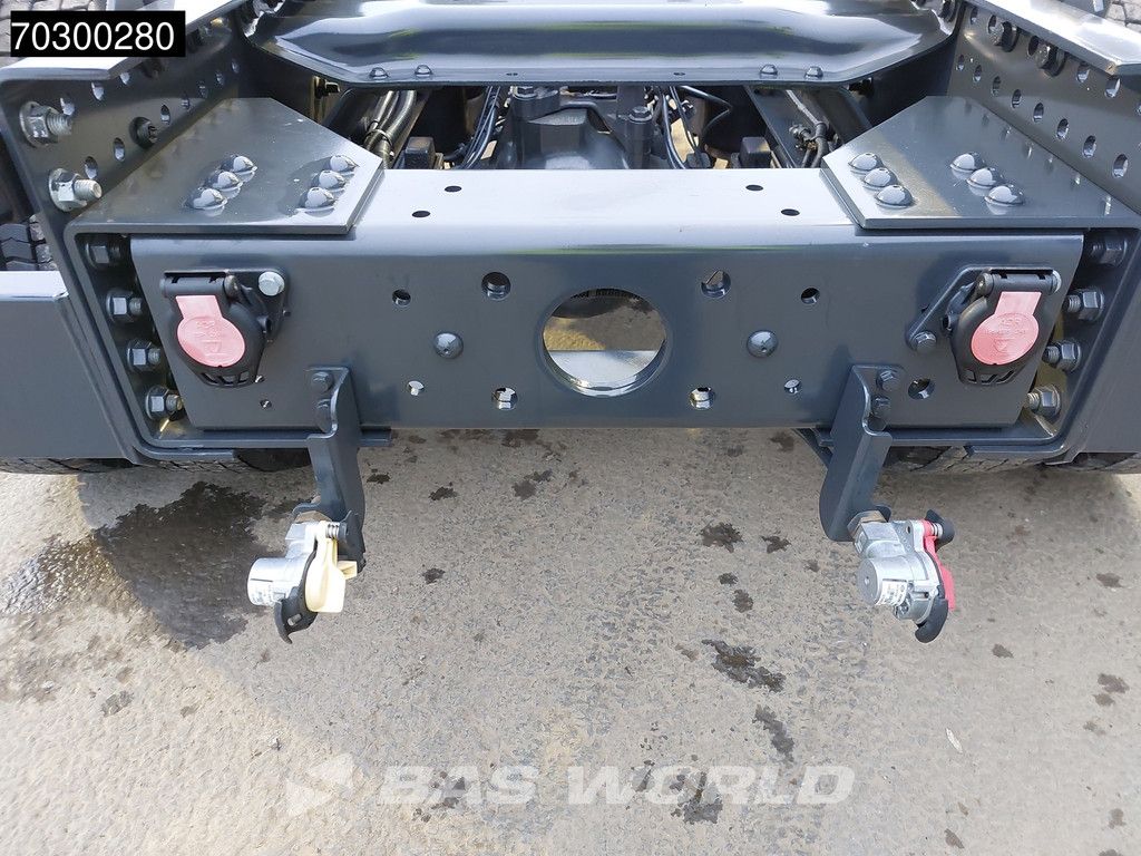 Iveco X-Way X-Way 500 6X4 NEW 6x4 chassis Sleepercab Rear Air suspension Automatic Euro 6