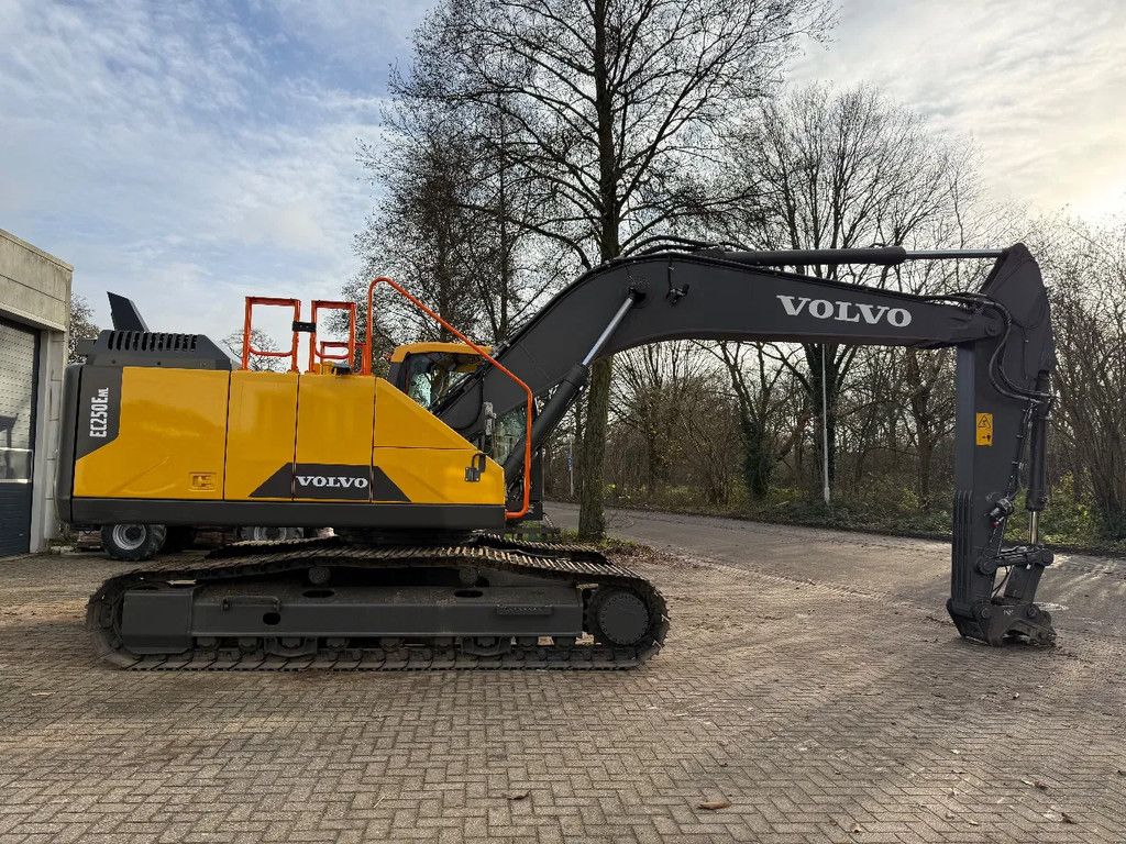 Volvo EC250E
