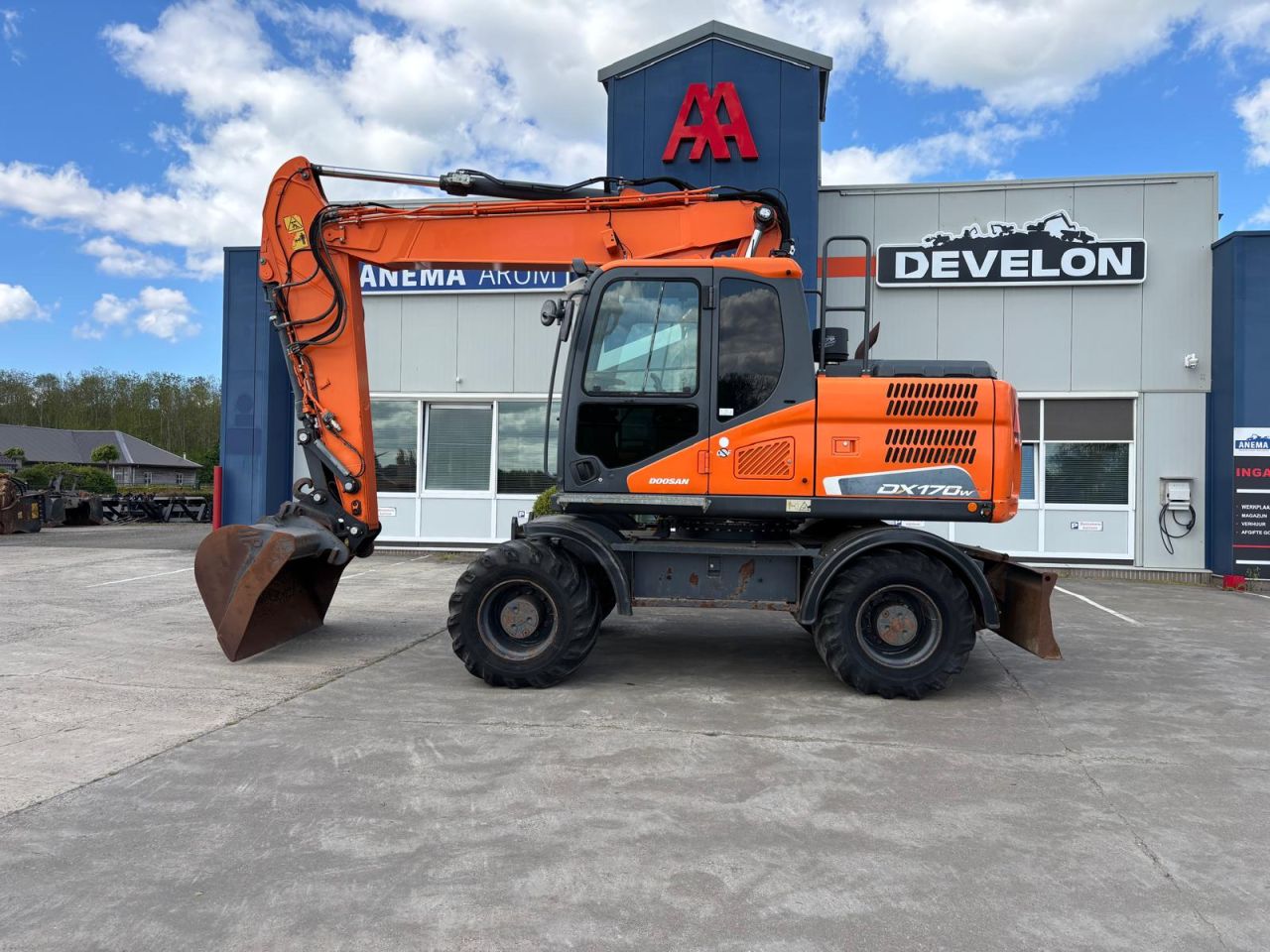 Doosan DX170W-5