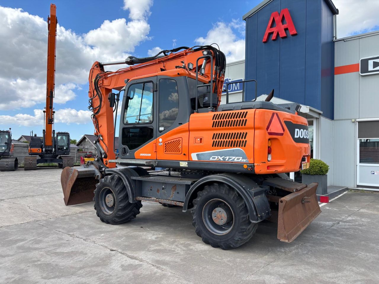 Doosan DX170W-5