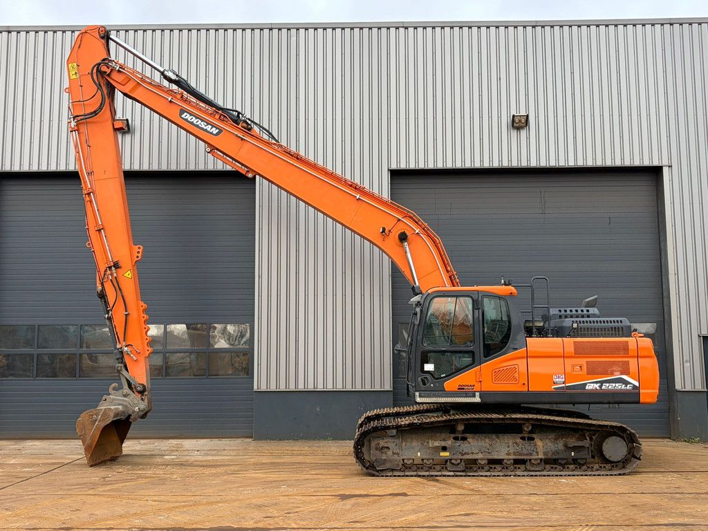 Doosan DX225LC-7