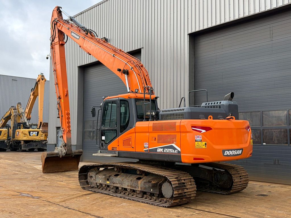 Doosan DX225LC-7