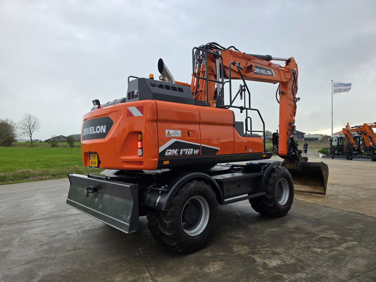 Doosan DX170W-5
