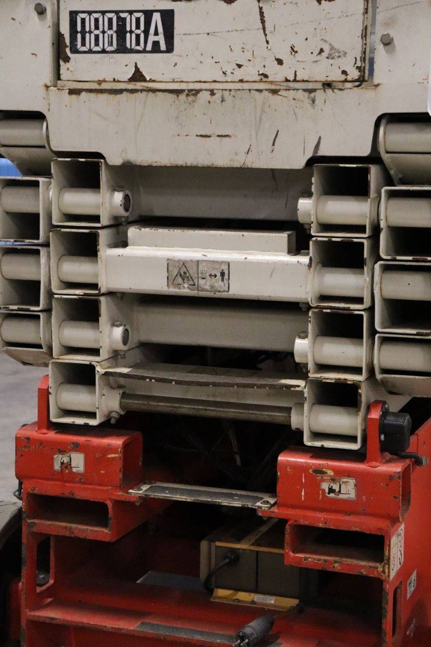 JLG 2646 ES Electric Scissor Lift 9.92m 2016