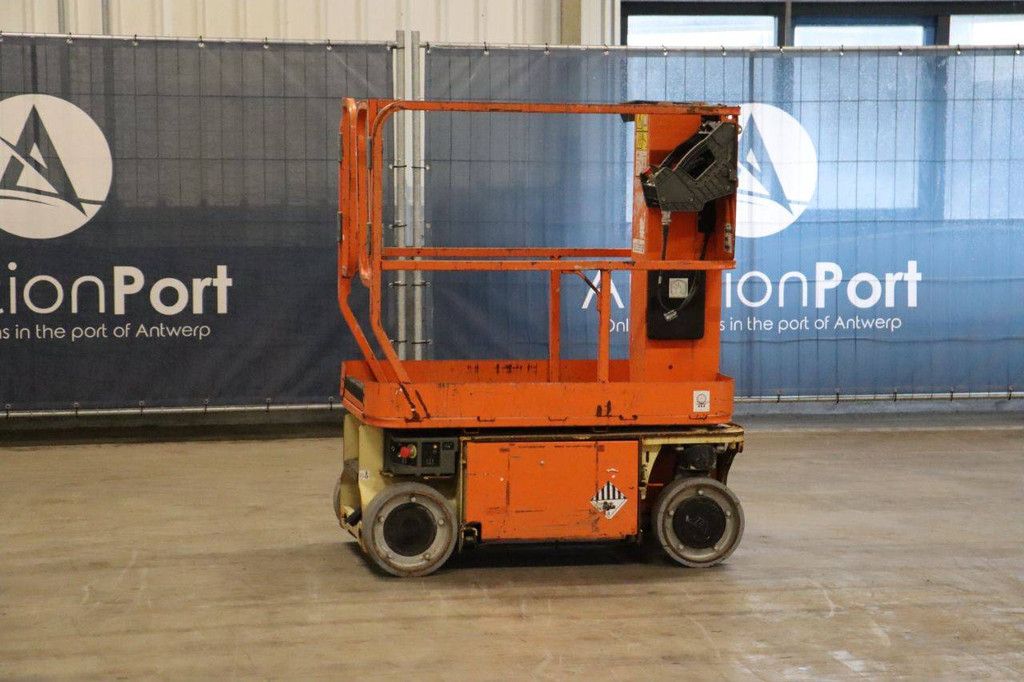 JLG 1230ES Electric Mast Lift 5.66m 2013
