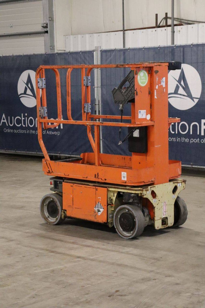 JLG 1230ES Electric Mast Lift 5.66m 2013