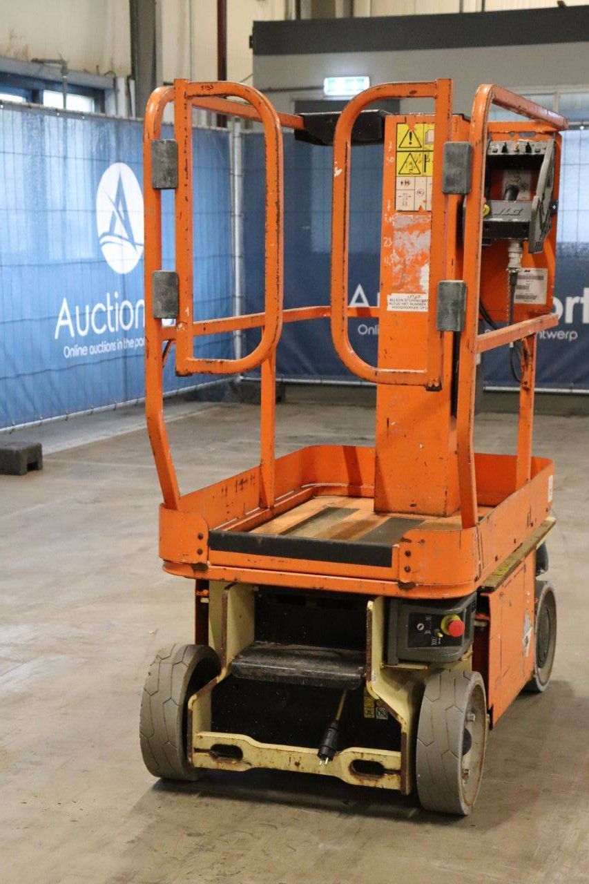 JLG 1230ES Electric Mast Lift 5.66m 2013