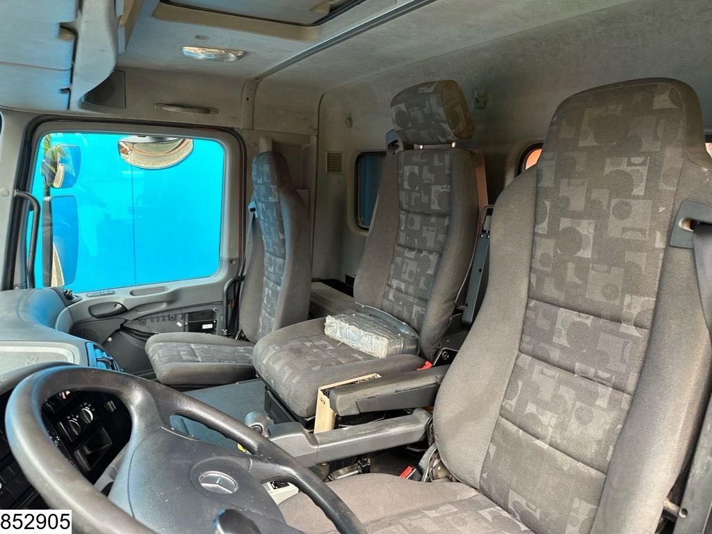 Mercedes Actros 1832 4X4, Grit spreader, Snow plough, Tipper