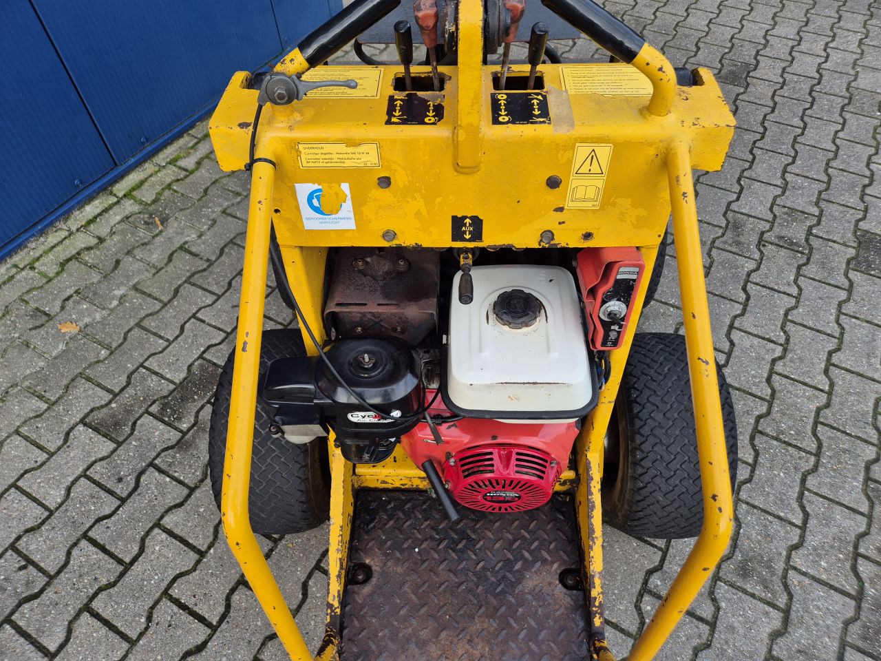 SKIDSTER M10 X LOADER MET BAK, MESTKLEM EN HIJSJIP (SHERPA)