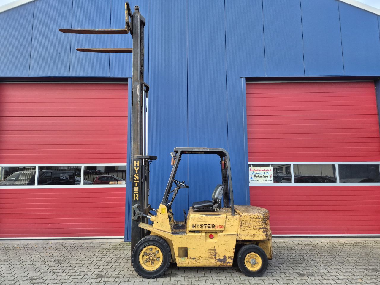 HYSTER H2.50 HEFTRUCK DIESEL 2.5 TONS TRIPLOMAST EN FREELIFT