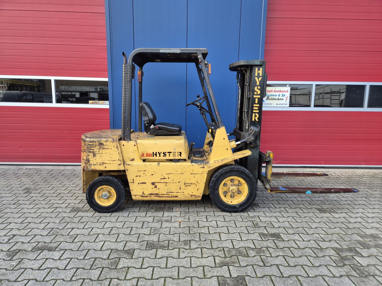 HYSTER H2.50 HEFTRUCK DIESEL 2.5 TONS TRIPLOMAST EN FREELIFT