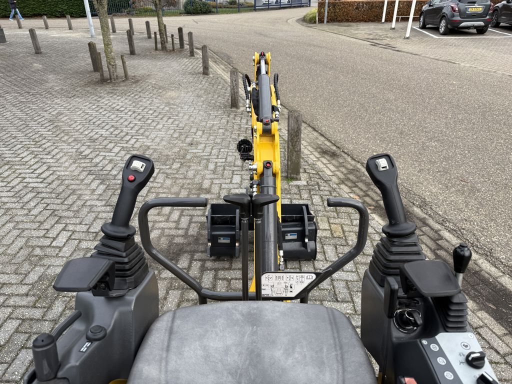 New Holland E12D Minigraver