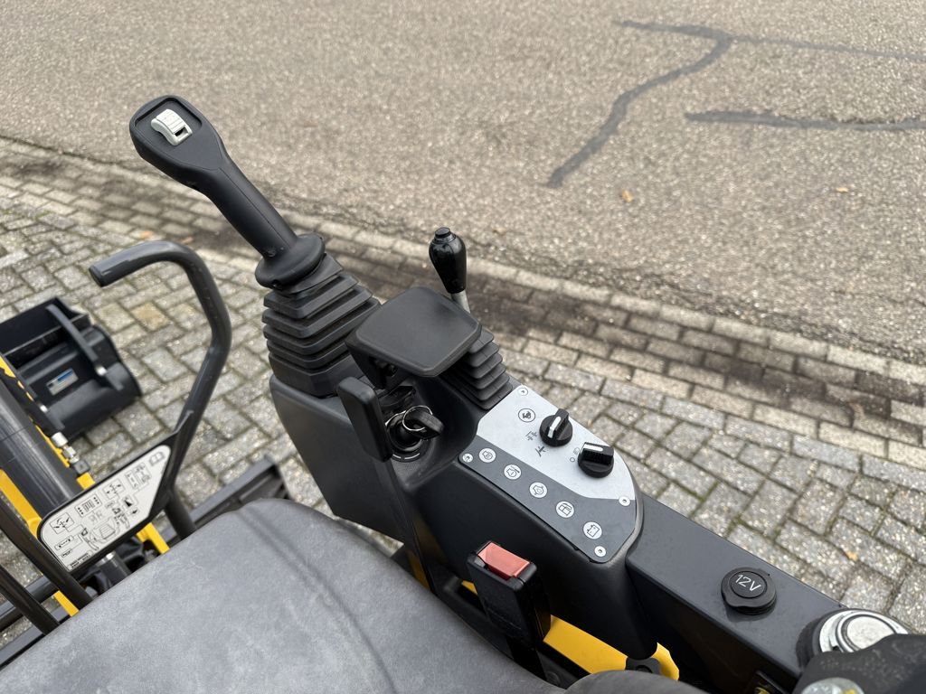 New Holland E12D Minigraver