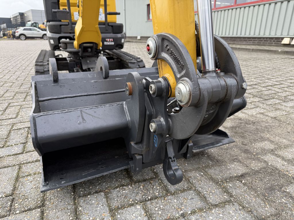 New Holland E12D Minigraver