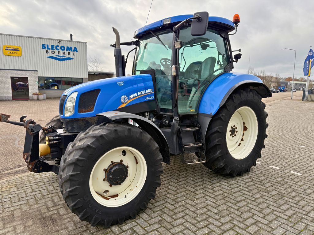 New Holland T6020 Elite