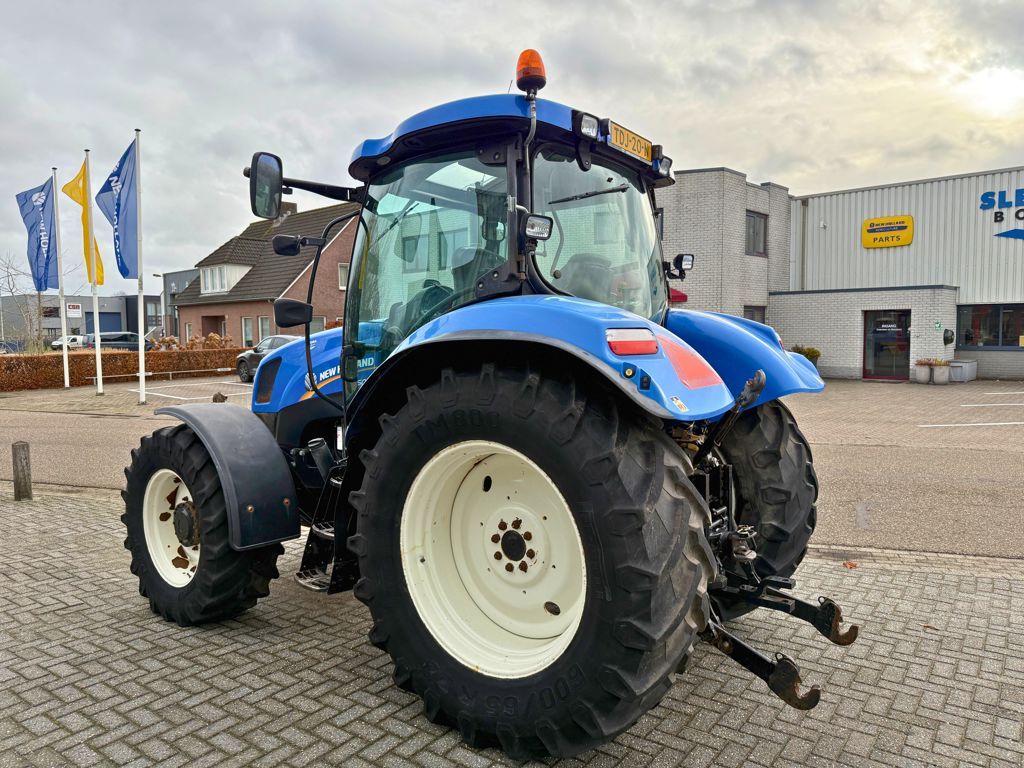 New Holland T6020 Elite