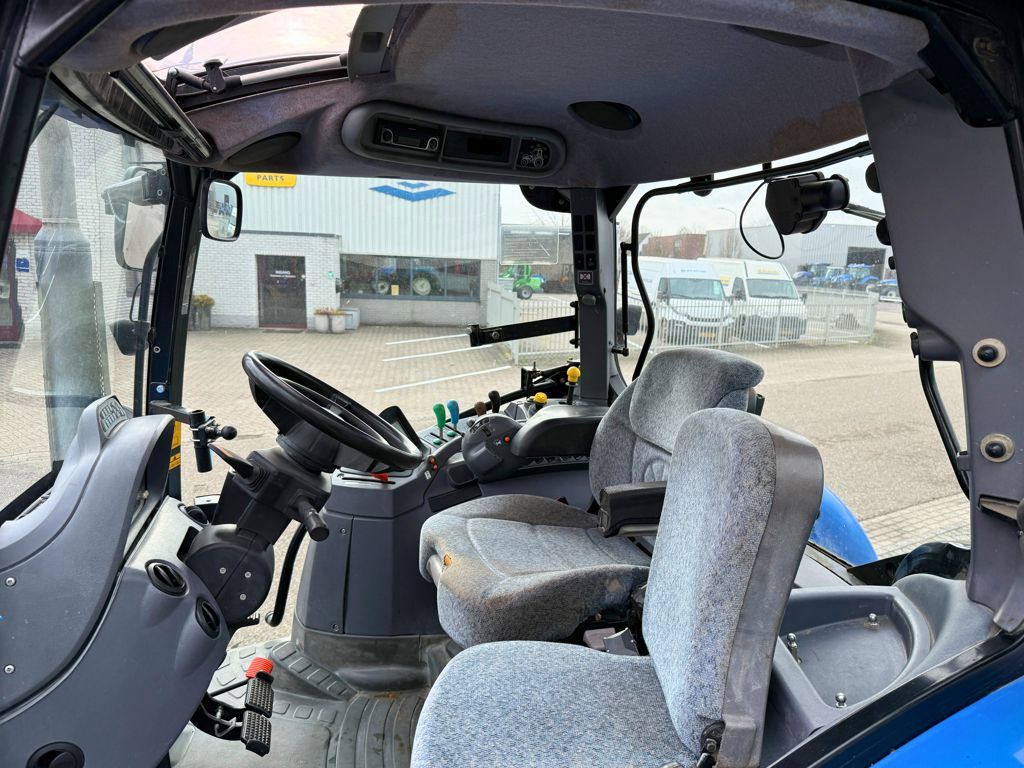 New Holland T6020 Elite