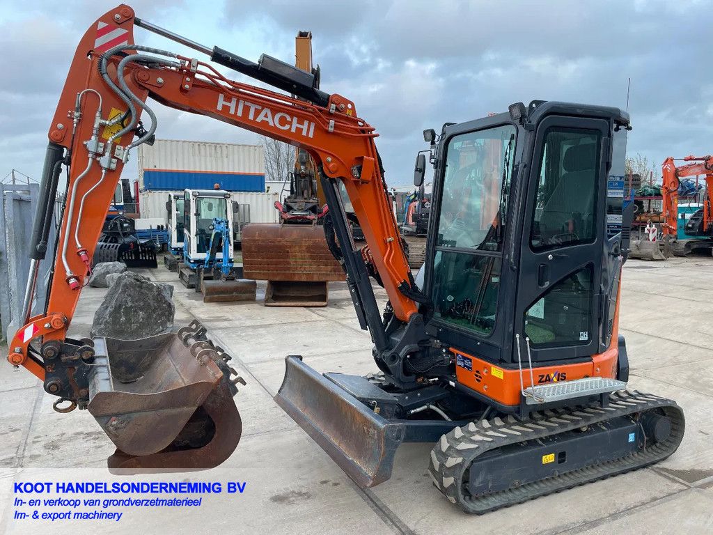 Hitachi Zx 33u-6 1350 uur! 3 Bakken!