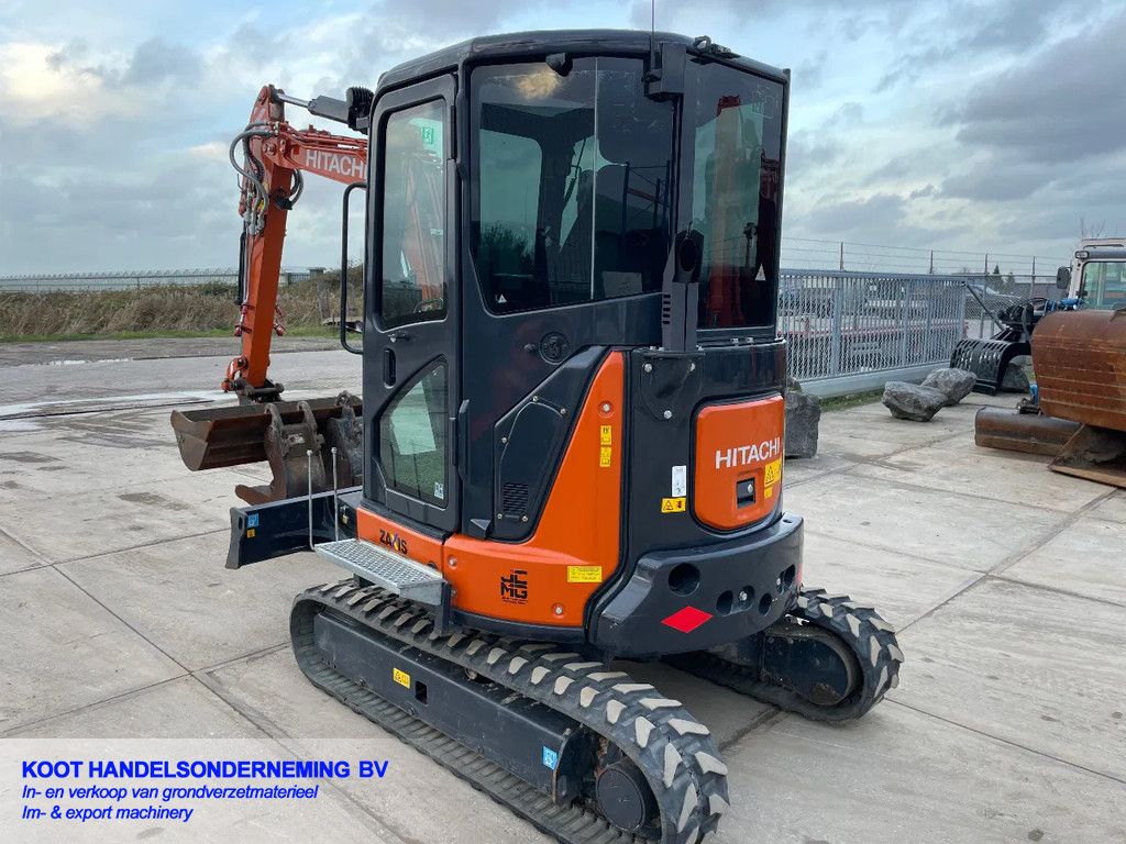 Hitachi Zx 33u-6 1350 uur! 3 Bakken!