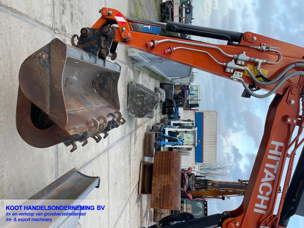Hitachi Zx 33u-6 1350 uur! 3 Bakken!