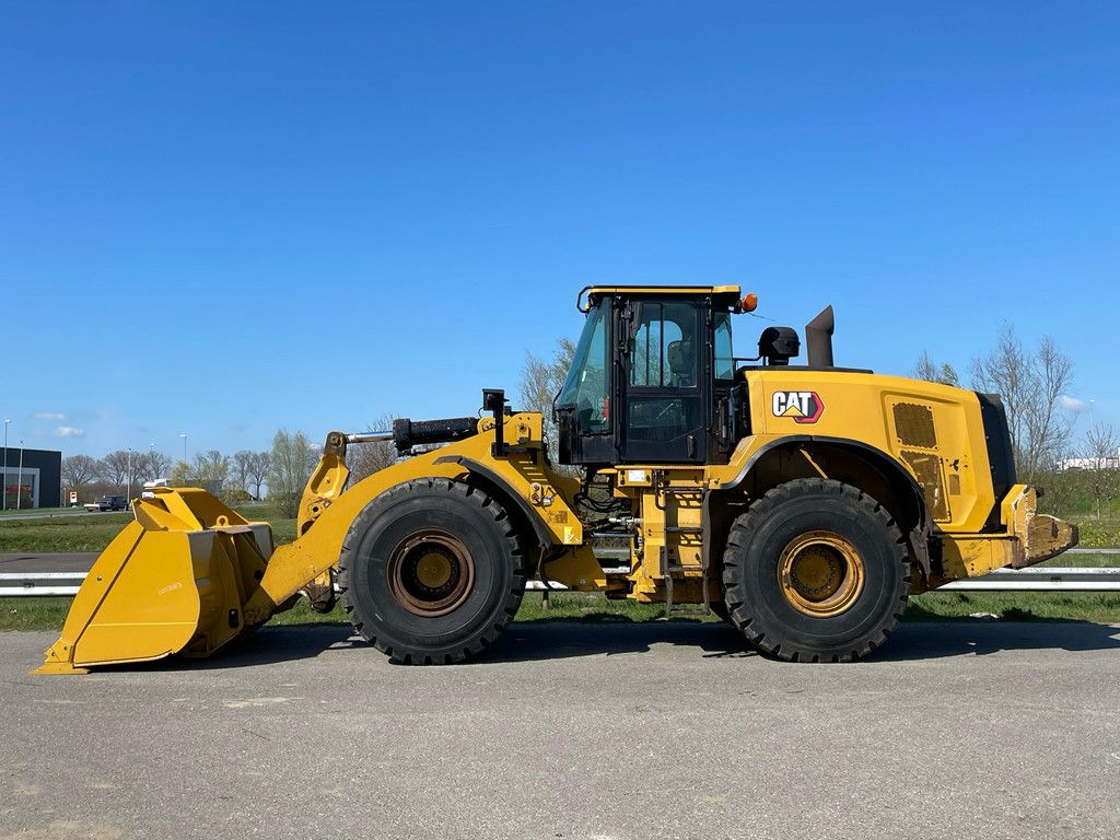 Caterpillar 972M XE - CE / new tires / new bucket edge