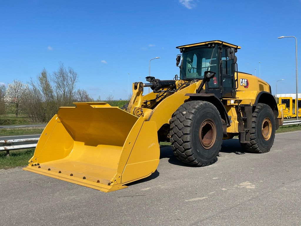 Caterpillar 972M XE - CE / new tires / new bucket edge