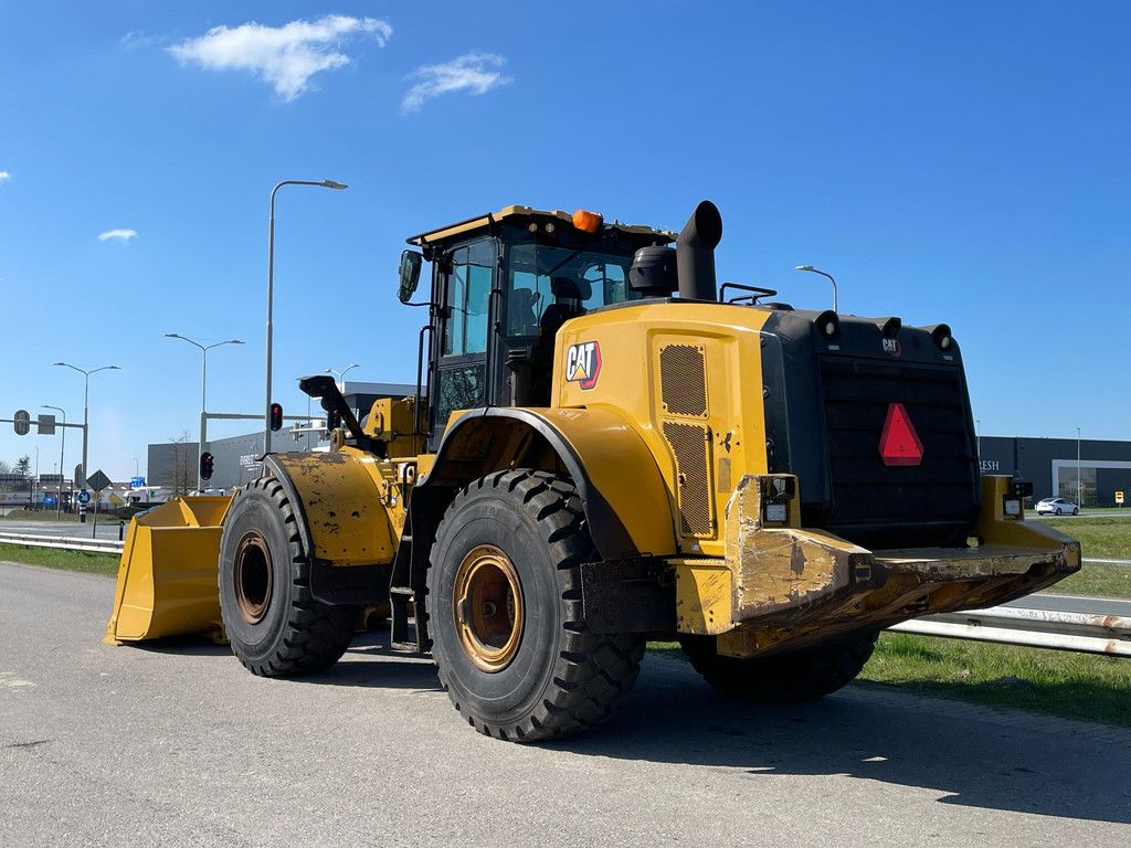 Caterpillar 972M XE - CE / new tires / new bucket edge