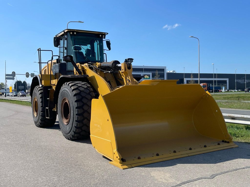 Caterpillar 972M XE - CE / new tires / new bucket edge