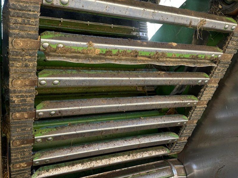 Krone Comprima   V 150 XC