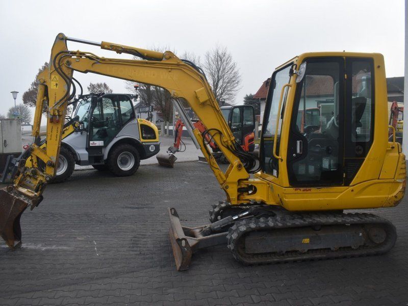 Takeuchi TB235 mit Powertilt
