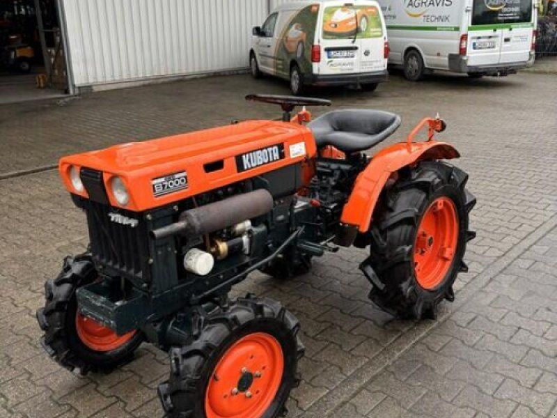 Kubota B 7000