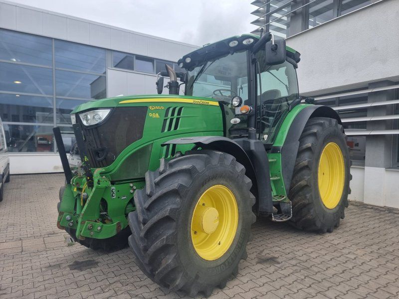 John Deere 6210R