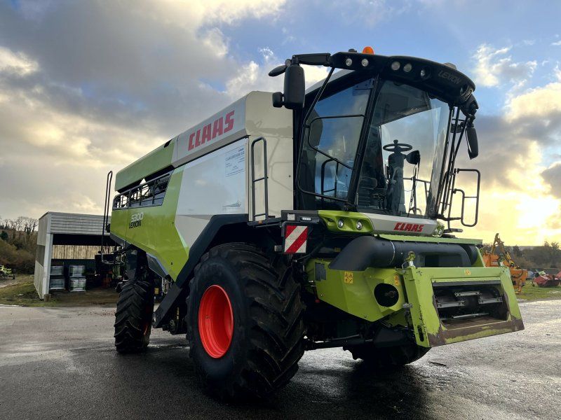 Claas LION 5300 +V680