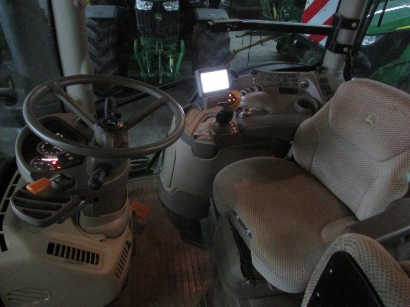 John Deere 6215R AQ+E40