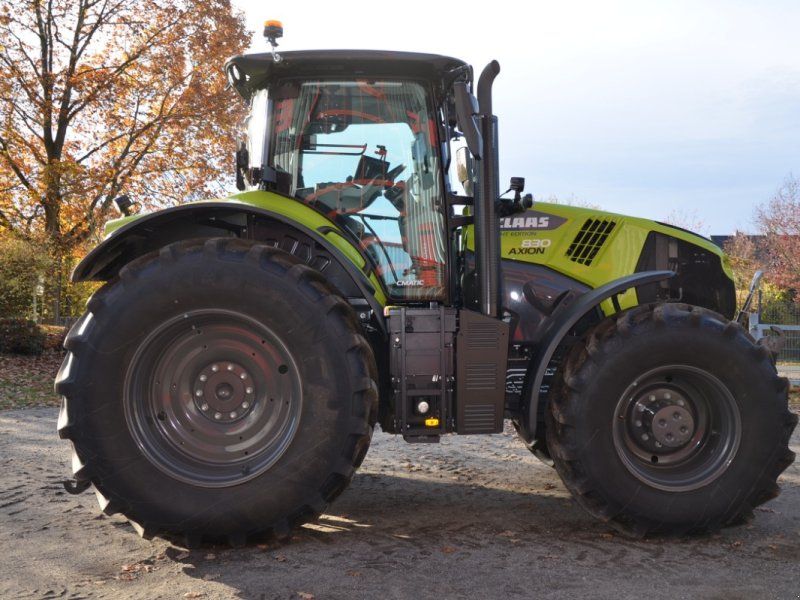 Claas AXION 830 CMATIC NIGHT Editi