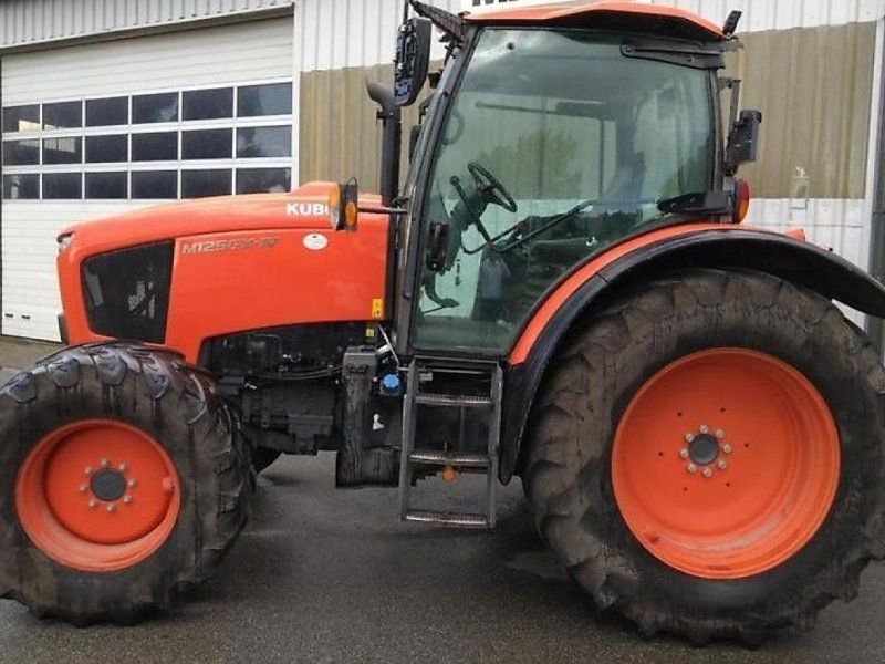Kubota M125GX-IV