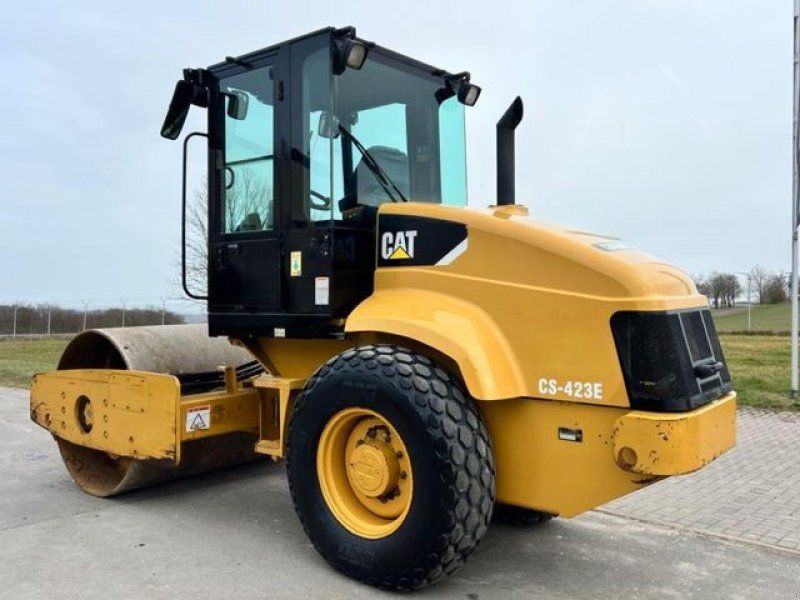 Caterpillar CS423E Planier