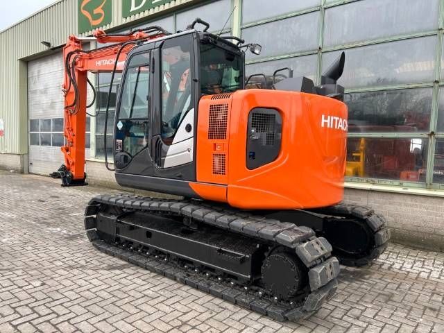 Hitachi ZX 135 US-6