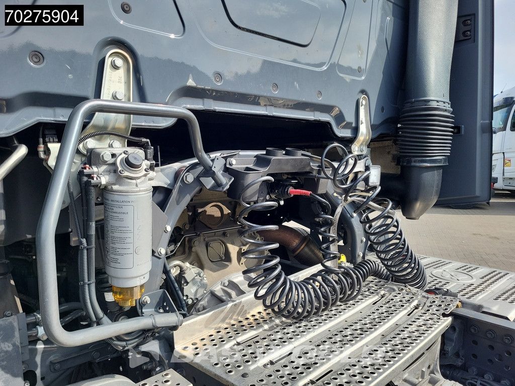 Mercedes Actros 1851 4X2 BigSpace 2x Tanks