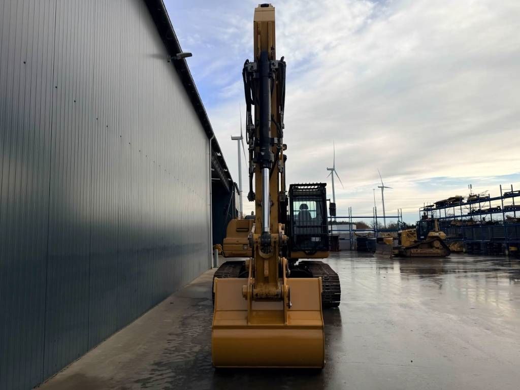 CAT 324D LN