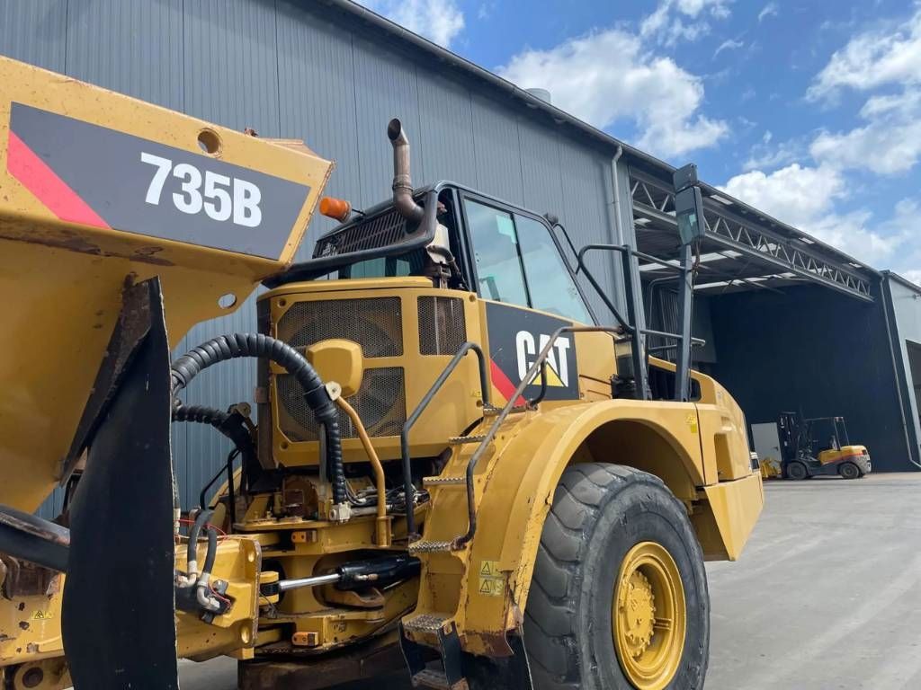 CAT 735B