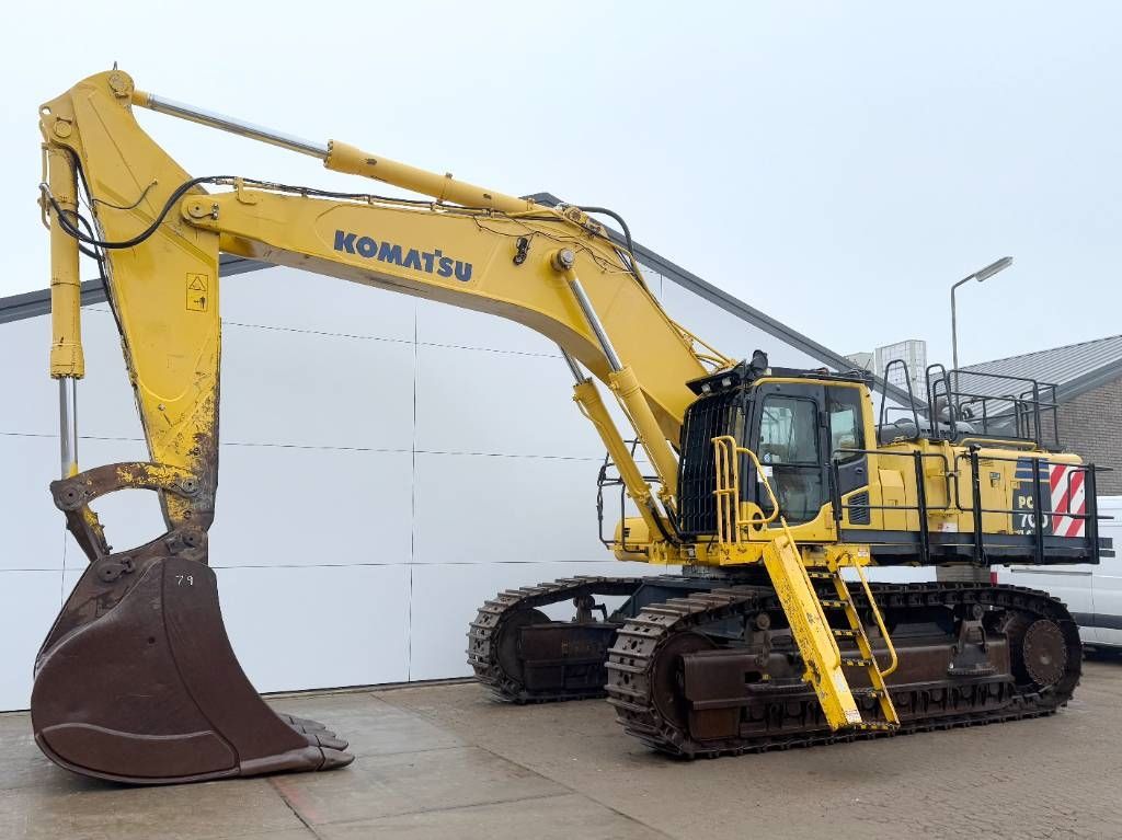 Komatsu PC700LC-8EO Adjustable Undercarriage / Hydr Stairs