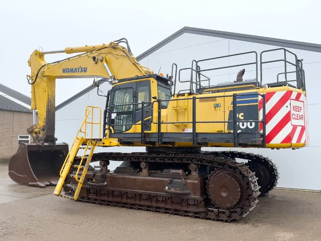 Komatsu PC700LC-8EO Adjustable Undercarriage / Hydr Stairs