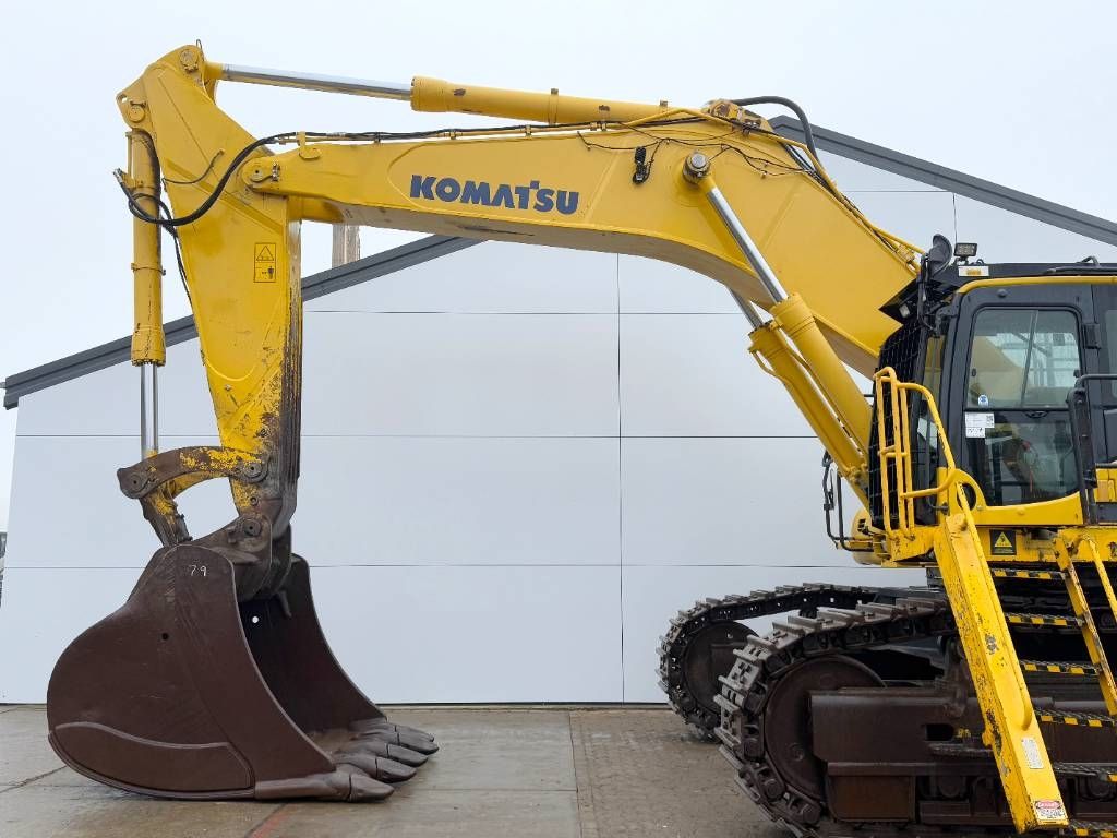 Komatsu PC700LC-8EO Adjustable Undercarriage / Hydr Stairs