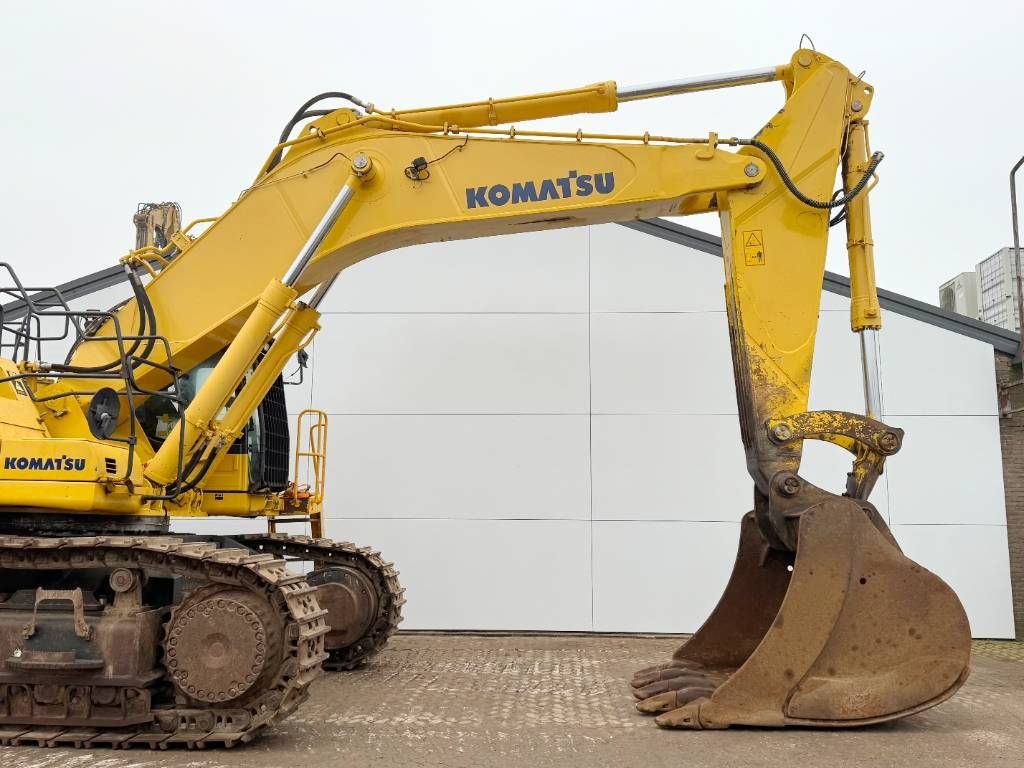 Komatsu PC700LC-8EO Adjustable Undercarriage / Hydr Stairs