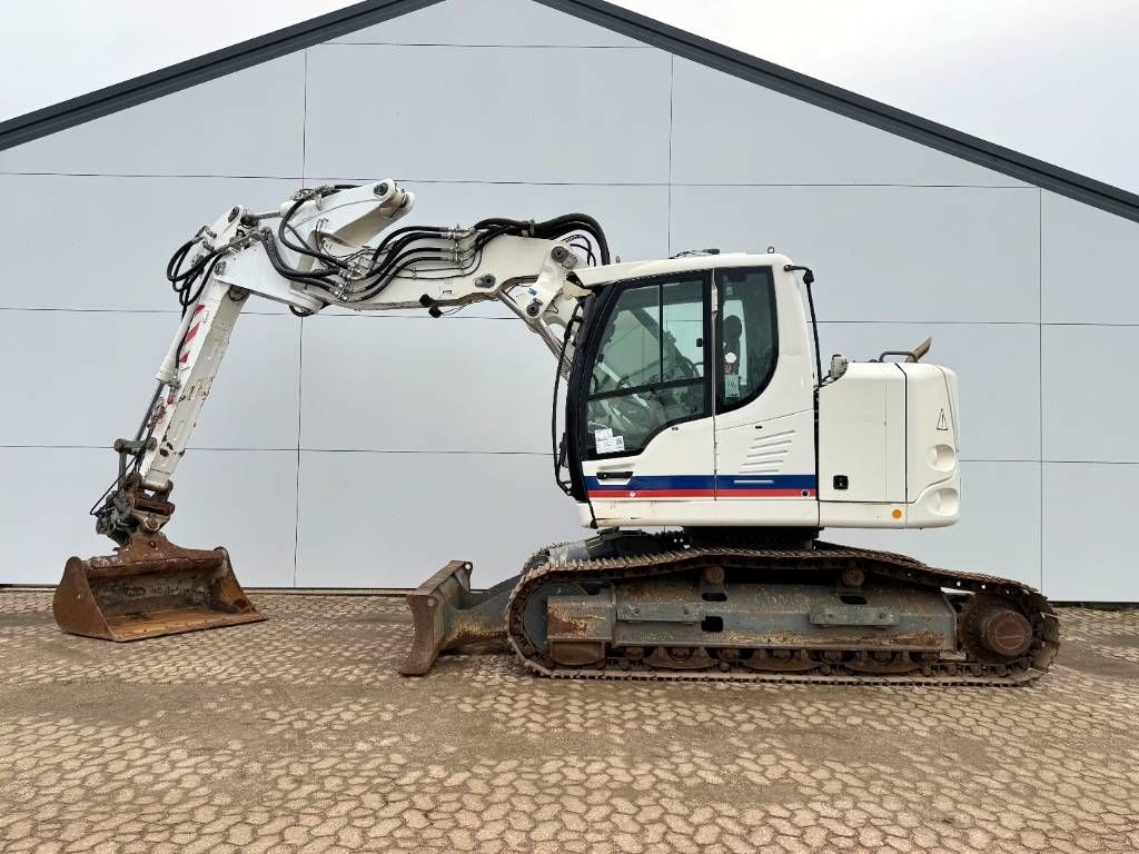 Liebherr R914 Compact - Triple Boom + Extra Attachments