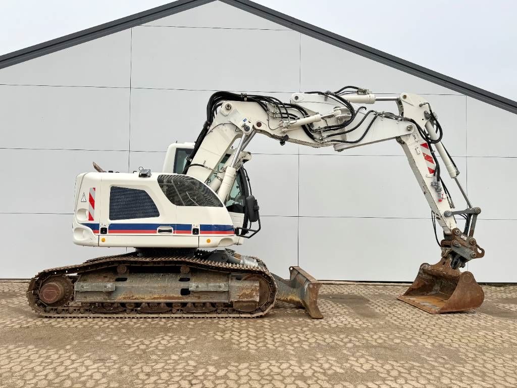 Liebherr R914 Compact - Triple Boom + Extra Attachments